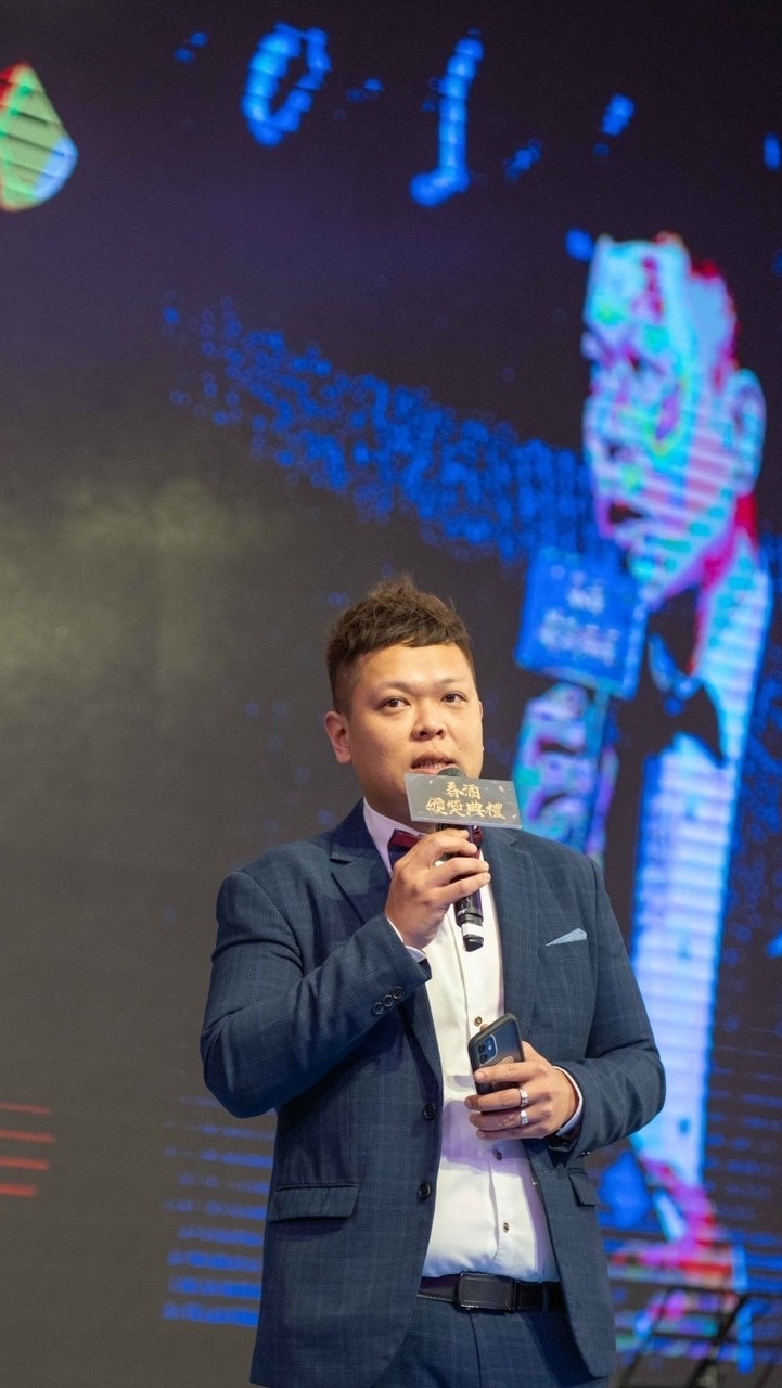 小黑老闆
