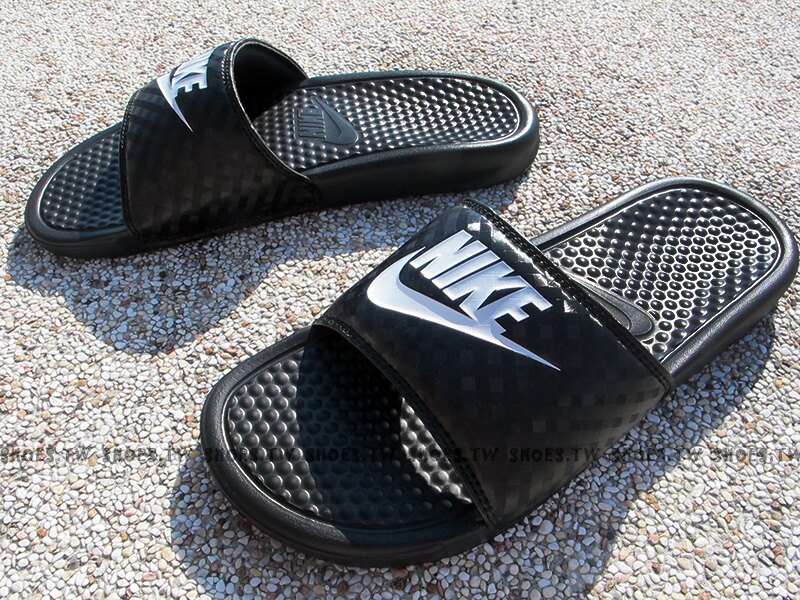 Shoestw【343881-011】NIKE WMNS BENASSI JDI 運動拖鞋 黑白 菱格 男女生尺寸