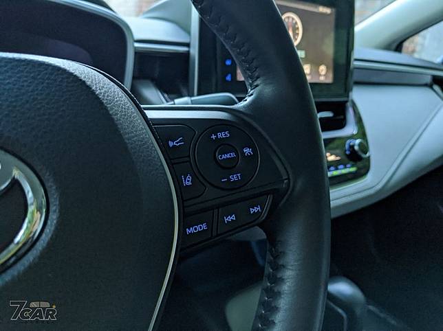 Toyota Altis Hybrid No 032 Acc 主動式車距維持系統 小七車觀點 Line Today