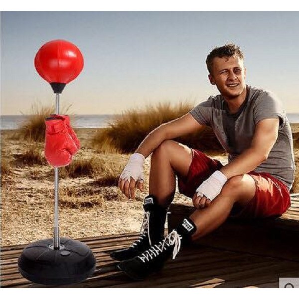 練反應，健身，在家也能輕鬆練拳擊，送手套好玩又安全 速度球運動介紹 速度球是拳擊和散打的一種輔助練習設備，由於其簡單、有趣、與眾不同以及對現代人的鍛煉和心理康復所起的奇妙作用，速度球已經脫胎於拳擊和散