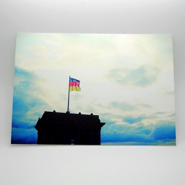 尺寸 105 x 148 mm / Dimensions 105 x 148 mm