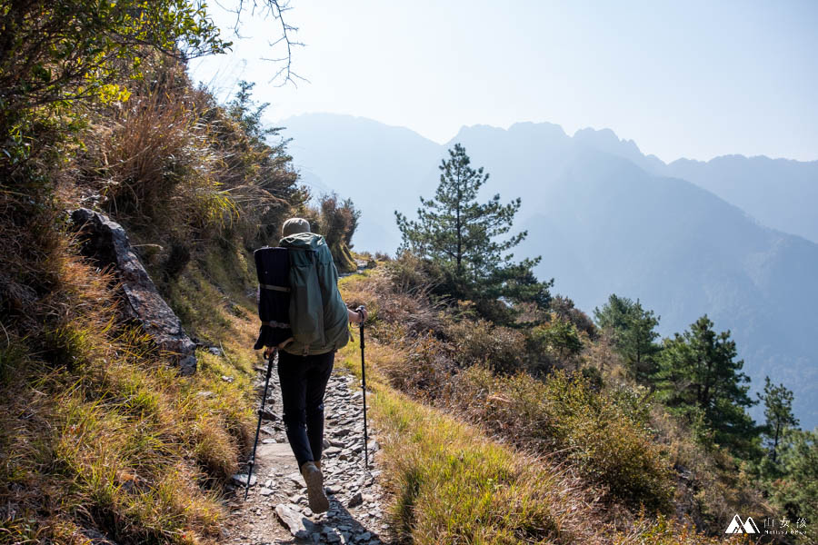 山女孩MelissaxMao冒險生活_玉山主峰東峰西峰兩天一夜_登山紀錄分享-31.jpg