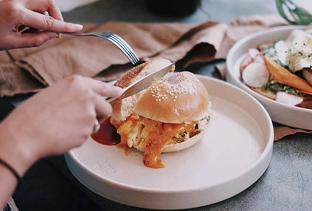 5 Sajian Makanan Khas Coffee Shop Jakarta Selatan Buat Jadi Teman