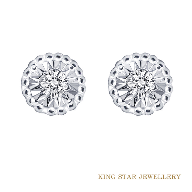 單顆美鑽擁有30分的視覺效果◆輕奢系列 小巧優雅的造型 ◆讓氣質脫穎而出，一年四季皆可帶戴