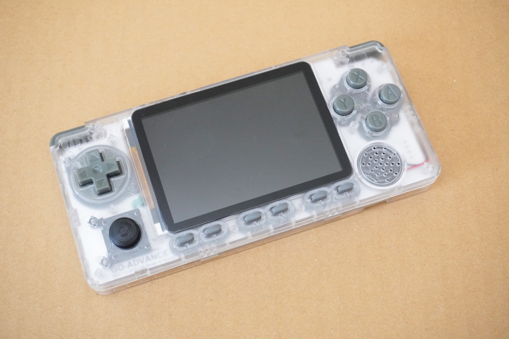 Odroid Go Advance雖然採塑膠機殼，但整體質感仍相當好。