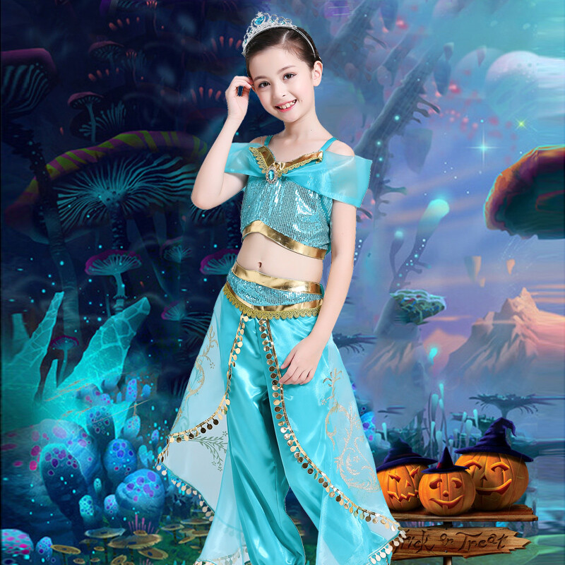 款式:美人魚/小紅帽/神奇女俠/蝙蝠俠女俠 尺寸:100/120/140 材質:聚酯纖維 配件:都無配件。只有衣服 ※本檔僅販售上述顏色，圖中其餘顏色款式僅供參考。 ※商品圖檔顏色因拍攝、螢幕設定差異