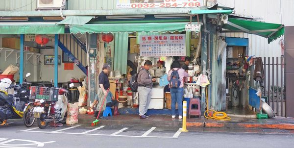 【台北美食】專業飯糰、蔥蛋餅-沒有店名卻有超強實力的蛋餅飯糰早餐店