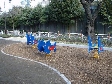 定番 最新 レトロまで 意外と知らない 公園遊具 の名称