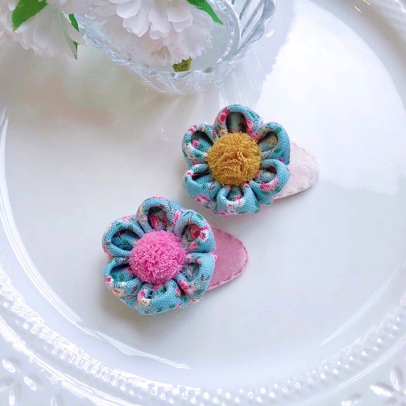 適合髮量較少的小女孩使用的特色和風花小夾。