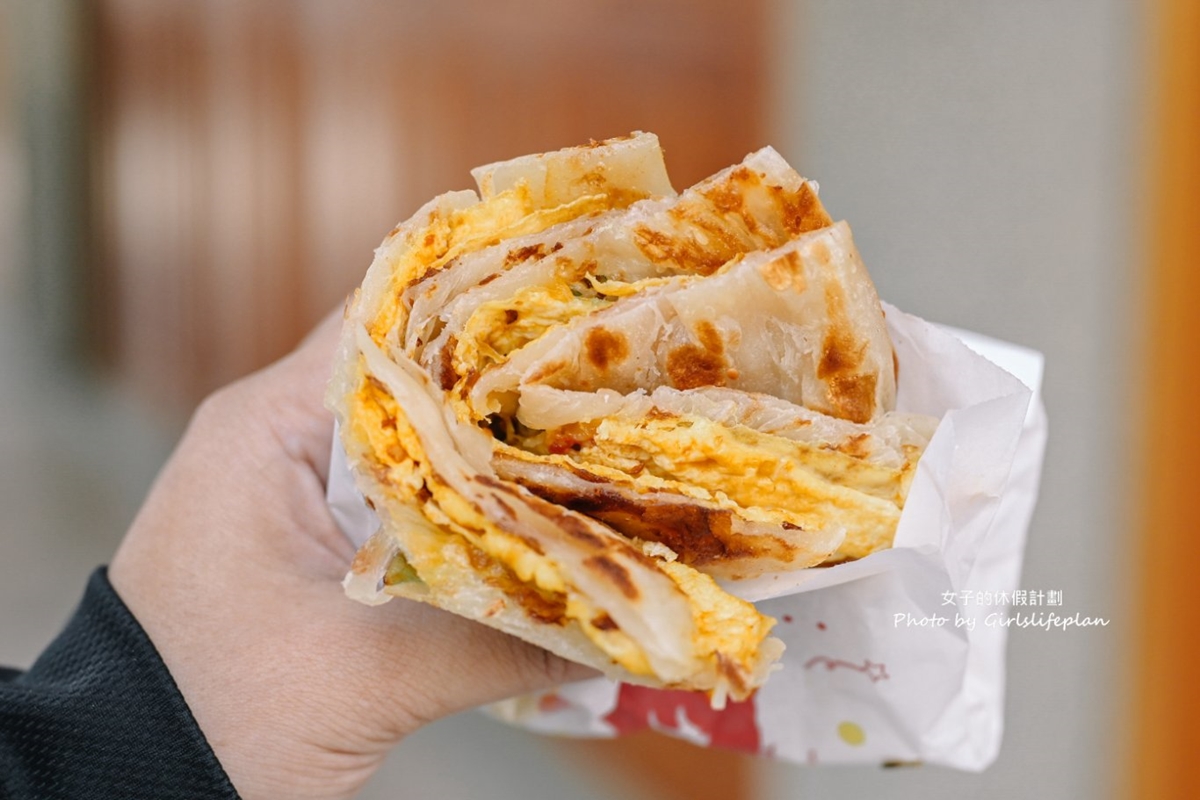 2023大稻埕賞煙火順吃！永樂市場７家網推美食：郭董也愛油飯、百年神級雞捲