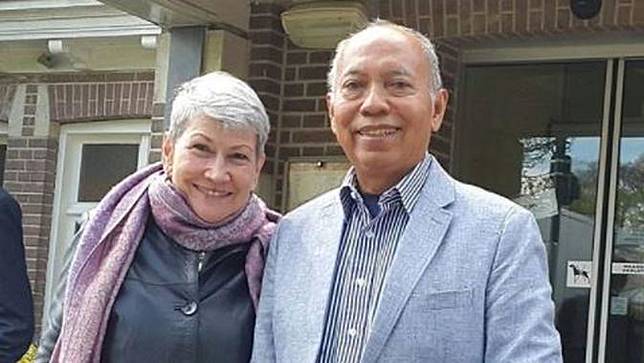 [Bintang] Bondan Winarno dan Yvonne Winarno Raket