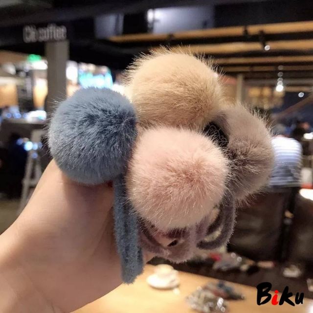 BIKU SHOES韓國 卡哇伊萌翻 類兔毛毛球高彈力皮筋髮圈商品簡介型 號：A0022顏 色：白色﹑粉色﹑卡其色﹑米色﹑霧霾藍------------------------------------