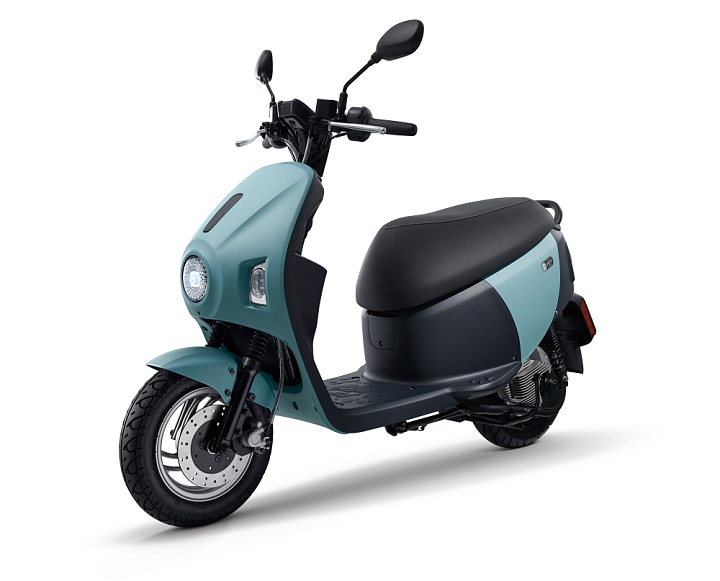 中華 eMOVING EZ1登場，加入 Gogoro 聯盟首款換電綠牌機車、預購入手價 37,900 元起