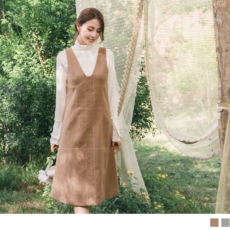 選用舒適磨毛感面料，不知溫暖更營造濃厚的冬季氛圍。 立體剪裁設計，讓穿著更顯立體有形同時修飾身形。 簡單搭配內裡，穿出你的優雅時尚品味。 此款2色無袖洋裝，不論輕優雅主管穿搭或婚禮賓客穿搭都合適。 *