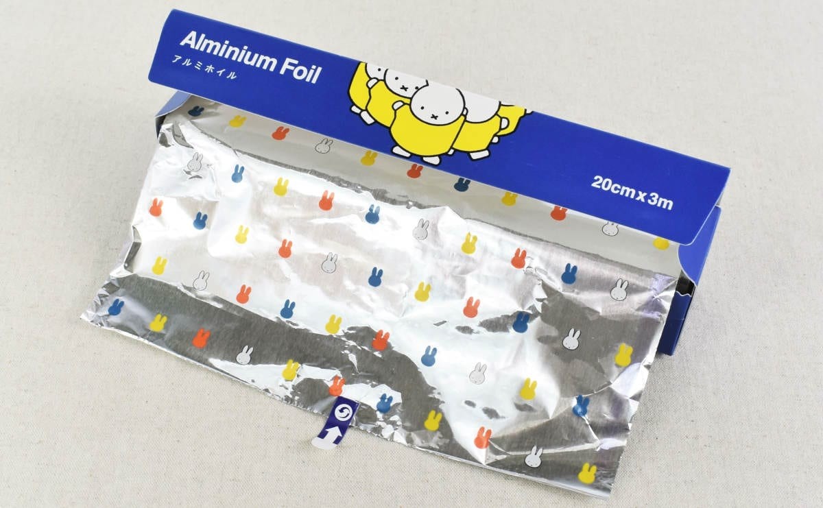 どこでカットしてもミッフィーの顔が ダイソーの アルミホイル がかわいすぎる