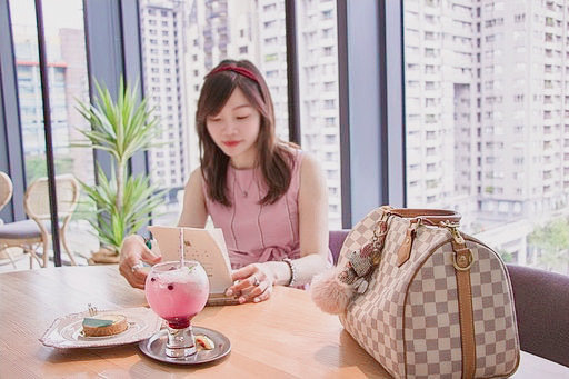 『台灣輕旅拍，外拍推薦』輕鬆自在走遍台中市七期國家歌劇院、堁夏咖啡 Café Crotchet、蔦屋書店 台中市政店、草悟廣場、道和六藝文化館刑務所演武場捕捉網美一日景點，透過鏡頭紀錄每一刻回憶-Snaping 攝影服務直擊分享