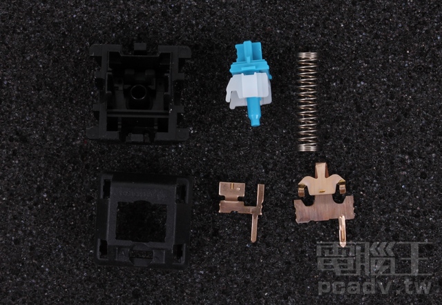 薄膜、機械軸、電容式、光學式電競鍵盤觸發原理大不同