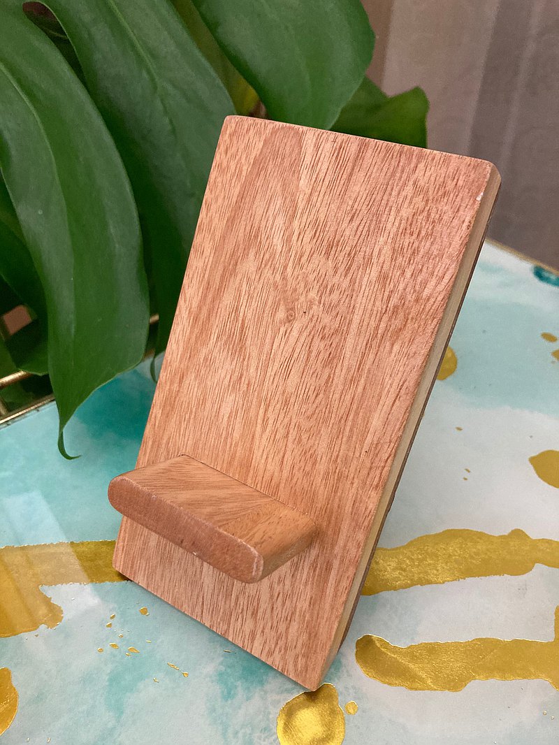 溫暖實木木作 實木木作，可展示、裝飾、擺放 放置手機、平板、酒瓶吊飾展示加購區