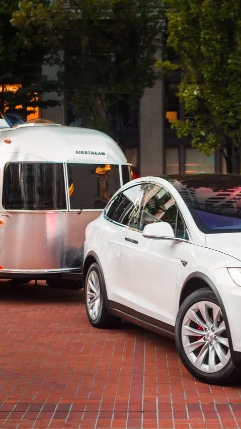 Tesla 露營拖車分享社團