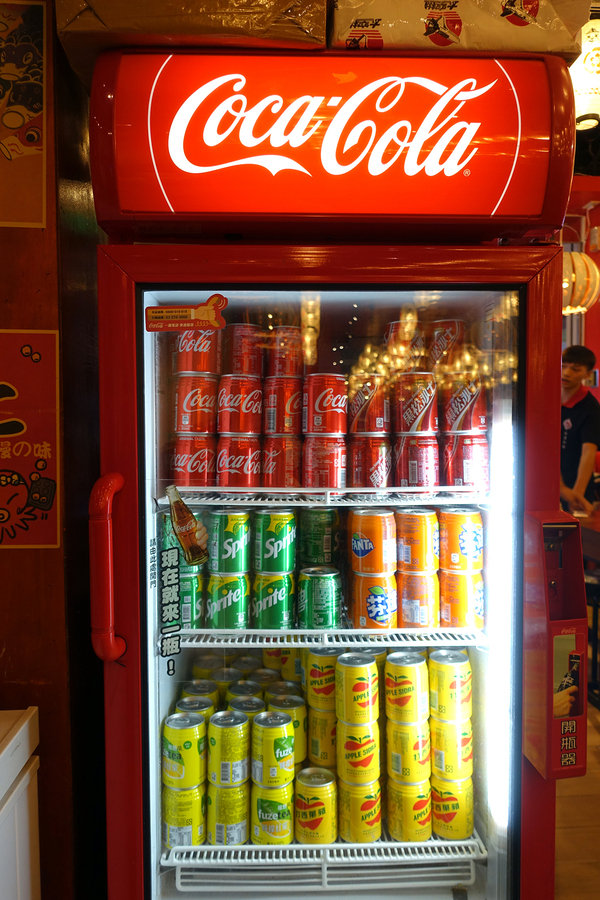 松江南京站聚餐火鍋吃到飽-嗨蝦蝦三杯醉蝦石頭鍋，台北中山區生日聚餐、謝師宴、尾牙平價火鍋吃到飽，天使紅蝦、啤酒、Prime等級牛肉吃到飽