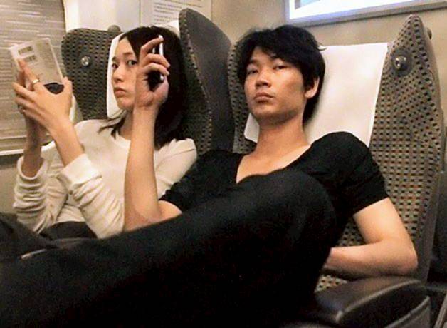 戶田惠梨香與松坂桃李 命中注定的 桃 與 梨 Madame Figaro Line Today