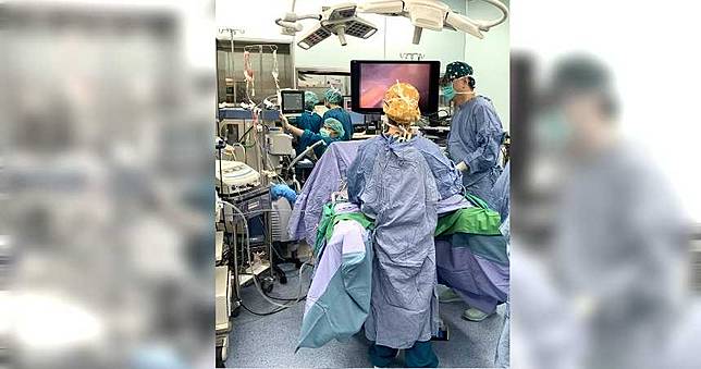 新技術切除胃癌腫瘤　隔天就下床成功保命