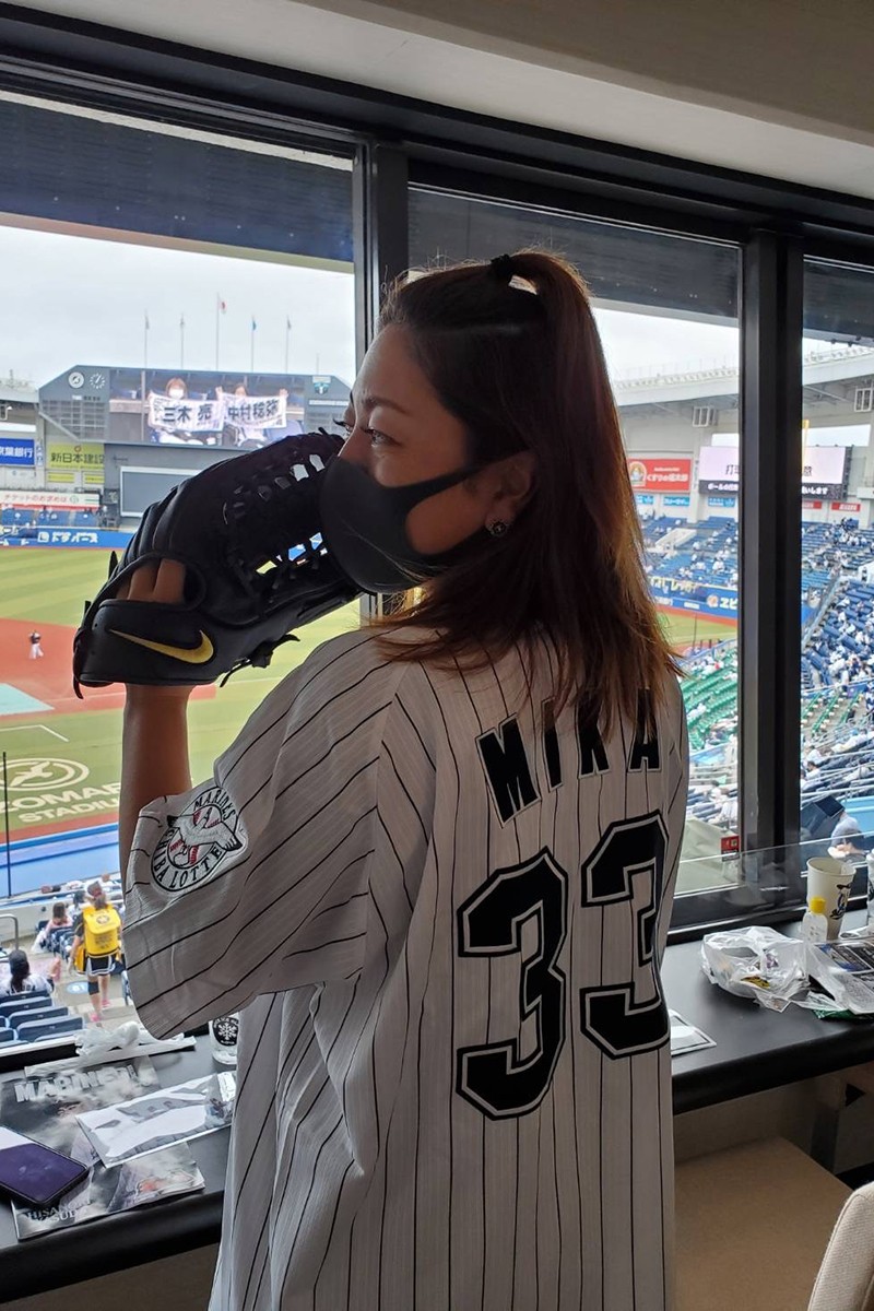 とけない情熱 宮里美香がプロ野球始球式に登場