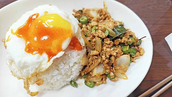 【板橋美食】泰樂泰國料理-不到100元就能吃到好吃又美味的泰式料理