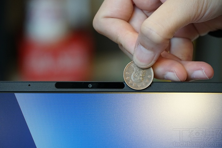 Asus ZenBook 14 UX433FN 評測：全球最小 14 吋筆電，螢幕占比 92%、觸控板變數字鍵