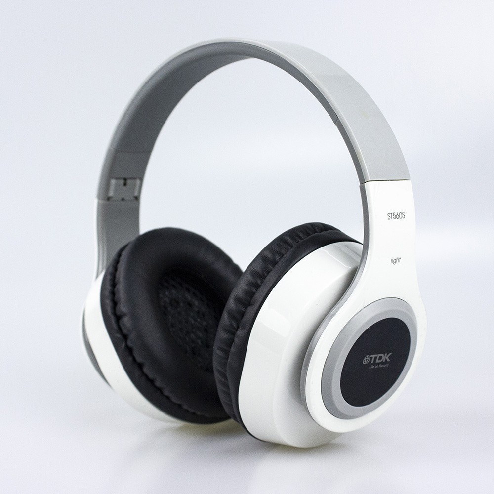 超商取貨者 最多二組哦!! 謝謝!!產品特點:耳機配戴柔軟舒適，輕鬆有型具線控選曲控制鍵便利性功能可外接AUX IN 3.5mm 插座，可適用於其它音頻設備內建麥克風，結合語音通話功能機身可折疊設計，