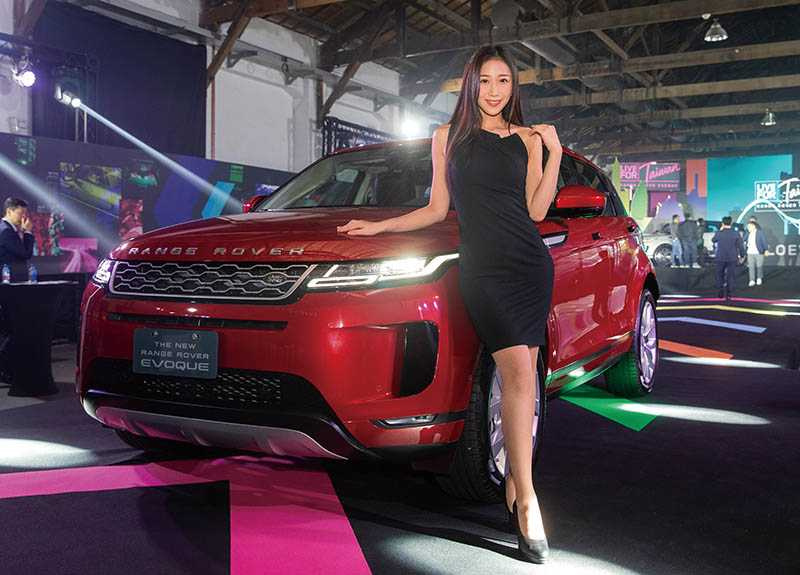 EVOQUE從215萬元至260萬元的售價，吸引不少原是雙B車主的買家。（圖／黃耀徵攝）