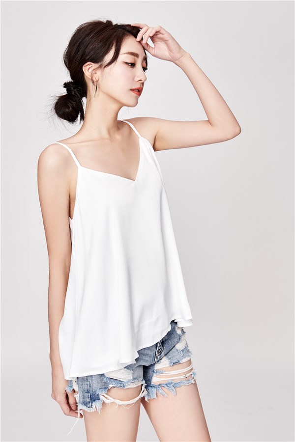 一支小雨傘細肩帶上衣