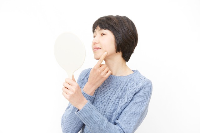 最近笑ってないな という人は注目 口元の老化を防ぐ 表情筋トレーニング