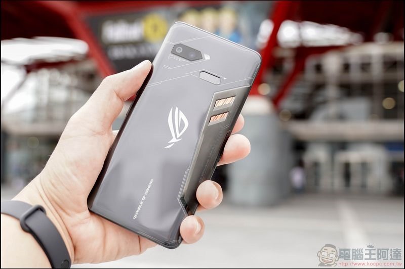 才沒忘記你！初代 ROG Phone 開始收到 Android Pie 更新 | LINE購物