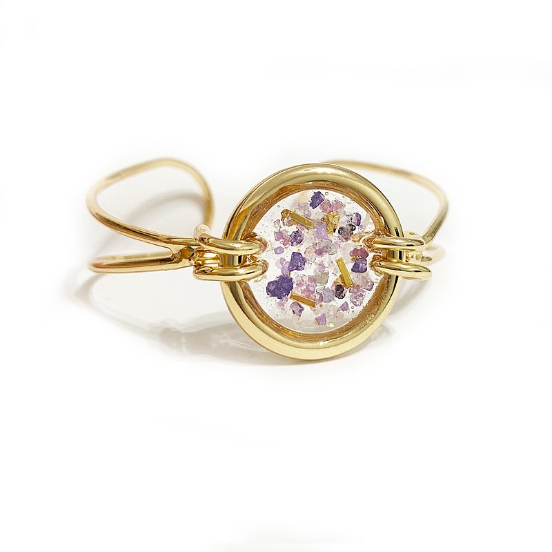 【材質與尺寸】 日本樹酯清透，琉璃作品，清澈透亮，顯示出與眾不同的氣質