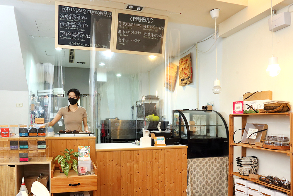 偏愛鄉村風格的甜點師Jessy，為小店妝點溫馨的居家感。(攝影/Carter)