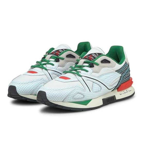 PUMA 與香港公仔教父 Michael Lau 於今年冬天再次攜手，將創作歷程中的嘗試與錯誤以「SAMPLE 樣本」意念貫穿經典 PUMA 鞋履。來自香港的世界級藝術家「公仔教父」Michael L