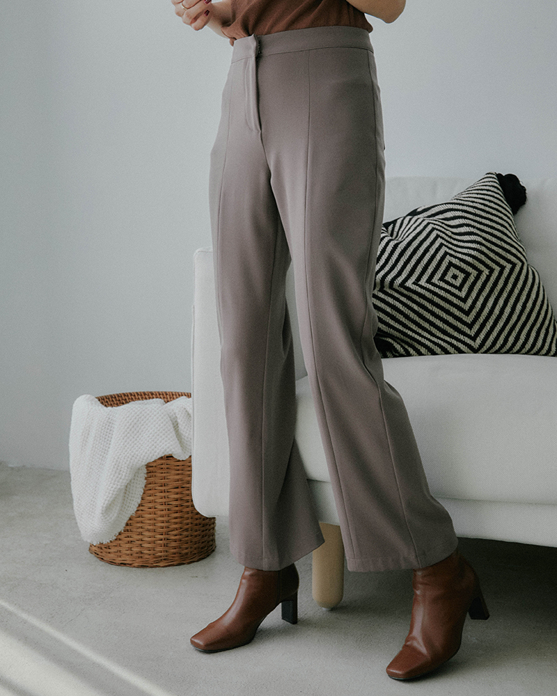 修身微喇叭褲型/後2口袋 商品長度/長版商品版型/適中商品厚薄/適中商品彈性/適中