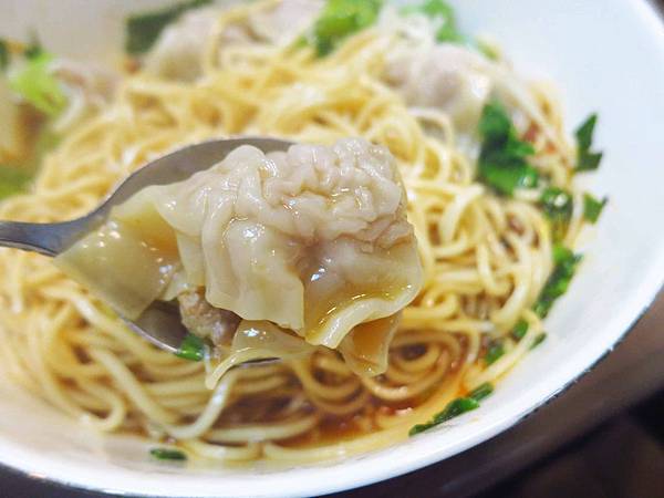 【中和美食】巴豆妖重慶抄手麵食-酸酸辣辣的抄手麵