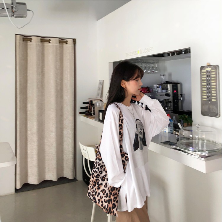 專屬服務✨有想要的商品遇到售完的狀態，我們提供私訊客服預訂，歡迎趕快來詢問哦～️實品拍攝,請安心購買唷！GRASS商品與實品都一樣，有任何問題歡迎私訊我們～️商品售出皆開立電子發票 我們是台灣賣家 品