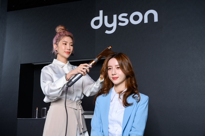 Dyson 新一代 Airwrap 多功能造型器在台上市，升級造型配件、變化髮型更方便