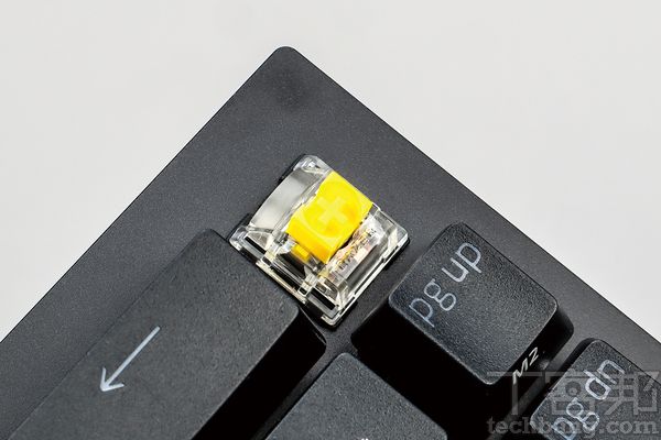 Razer機械軸軸體採用自家的機械軸，有綠軸及黃軸可選擇，黃軸有高靜音特性。
