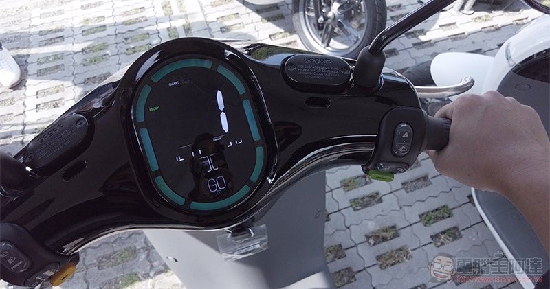 Gogoro 智慧電車主動限速輔助系統