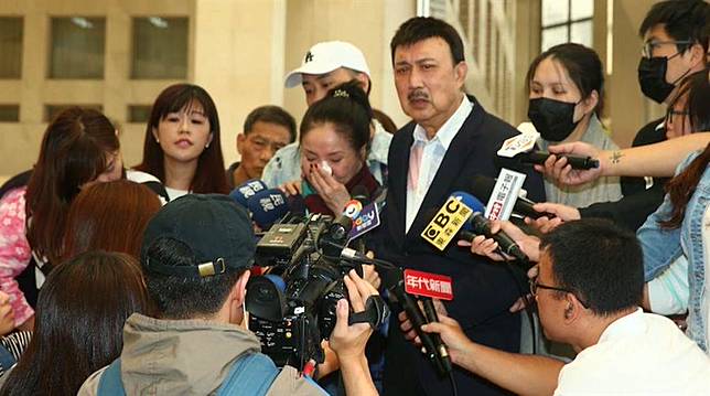 余苑綺26日化療    李亞萍曝愛女矇被掉淚