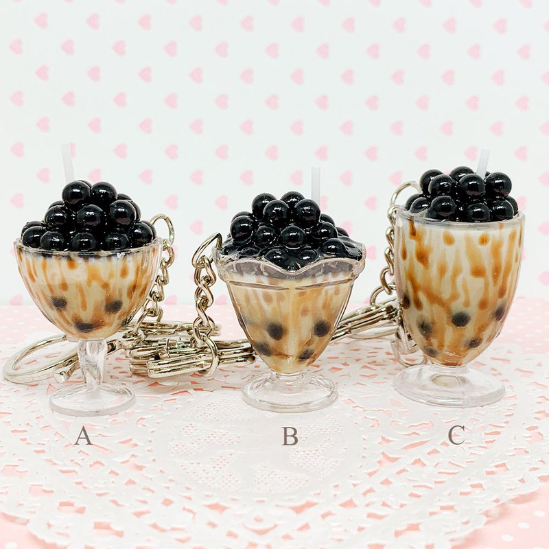 台灣最有名的飲料，就是黑糖珍珠奶茶，吃在嘴裡會很幸福的感覺。