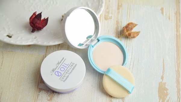 【彩妝】小巧蜜粉的 3 種偷吃步 (≧∇≦)