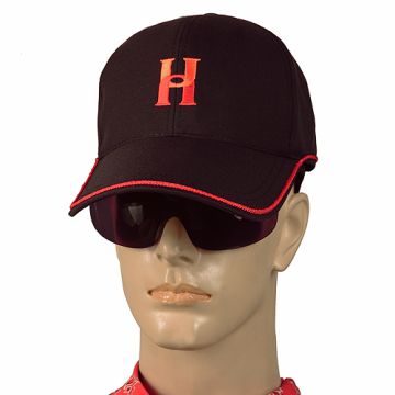 ★本系列產品獲頒台北國際體育用品展覽會創新產品「卓越獎」◆外出必備護眼防曬裝備◆帽鏡合一，戶外休閒運動輕鬆又自在◆鏡片可拆卸，或上掀90度，亦可前後滑移◆新型專利，吸附式太陽眼鏡，強力附著不脫落◆配備