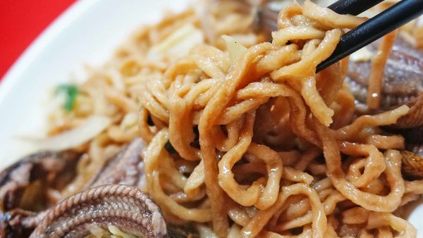 【台南美食】品味鱔魚意麵-便宜又美味的路邊攤美食