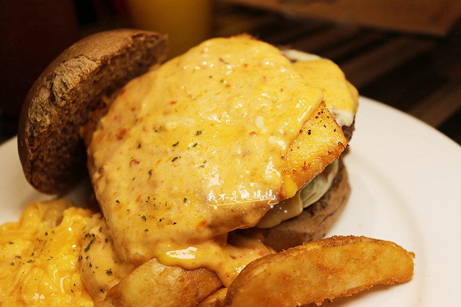 西門町不限時早午餐,西門站不限時早午餐,台北美式漢堡推薦,台北美式餐廳推薦,西門美式餐廳推薦,西門大份量早午餐,西門不限時,蜂大咖啡