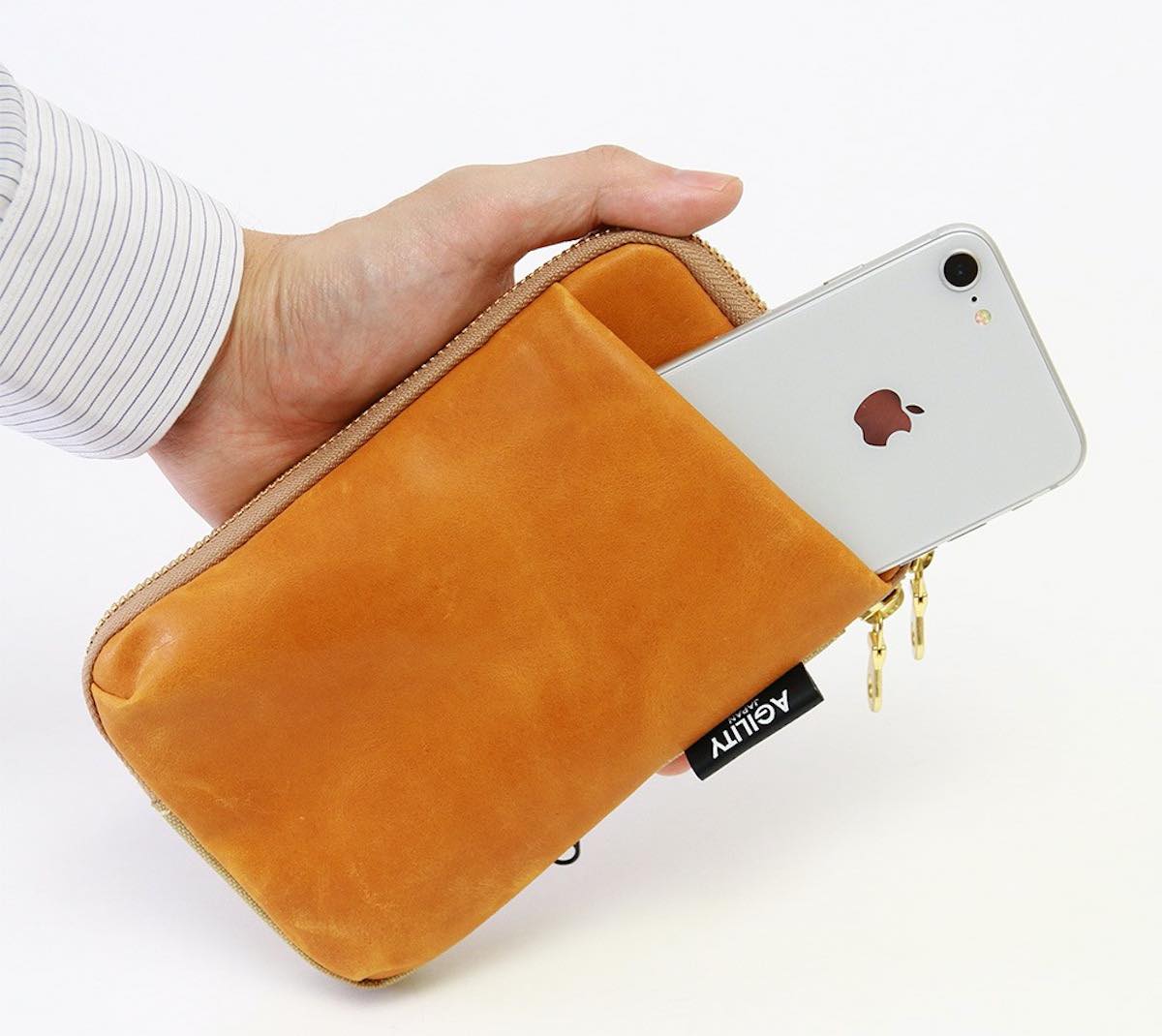 散歩行く だったら財布に鍵やスマホはミニポーチにぽいっ